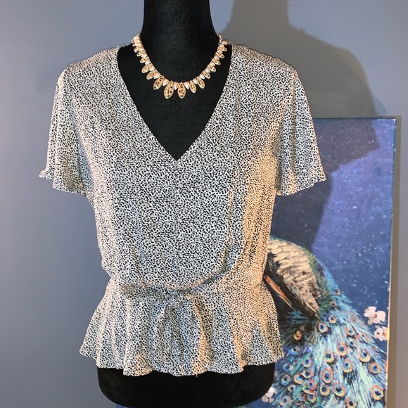 NWT Sienna Sky Size XS Cinched Waist Blouse - Picture 1 of 12